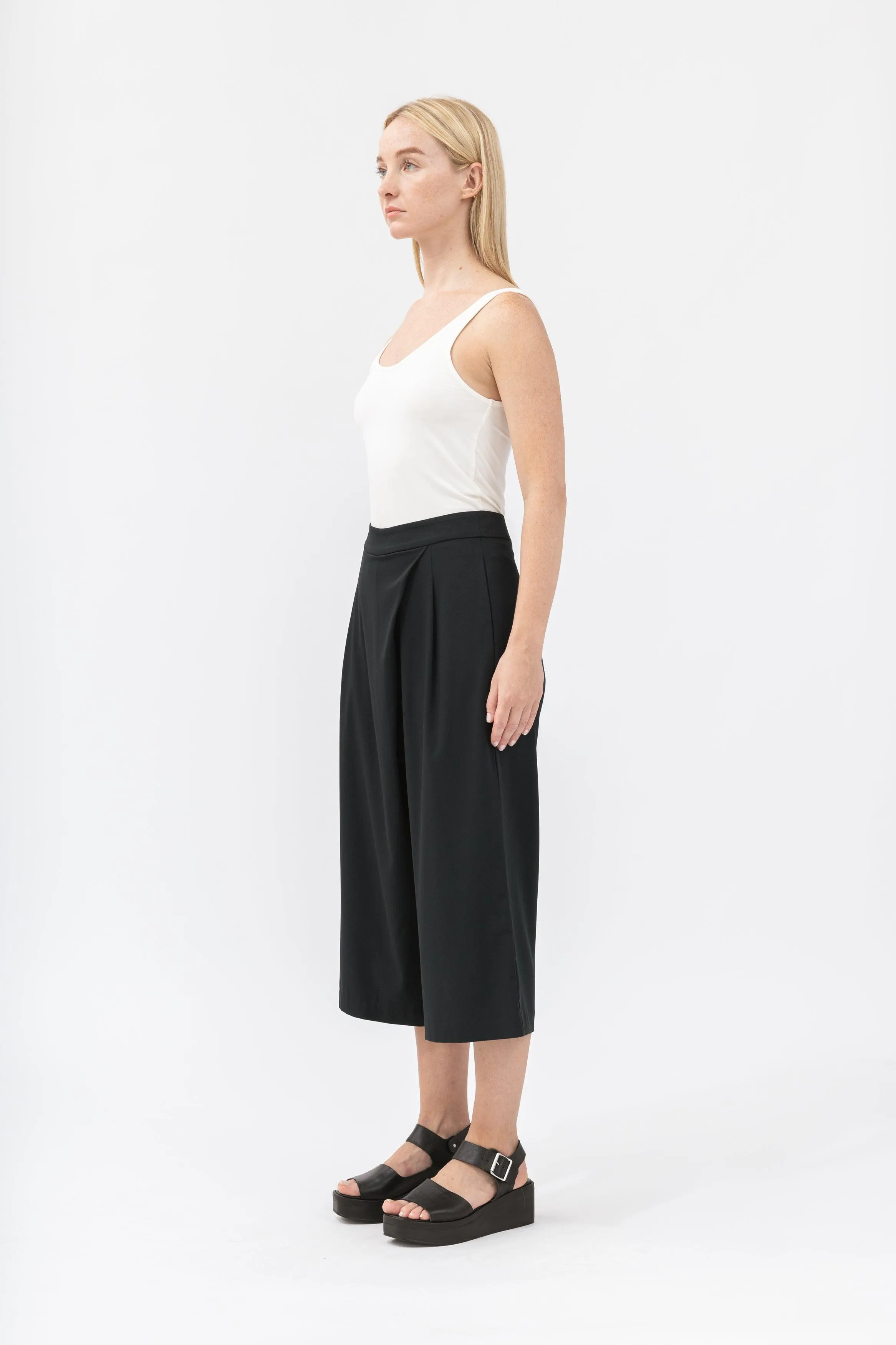 Bamboo Pleated Wide Cropped Pants