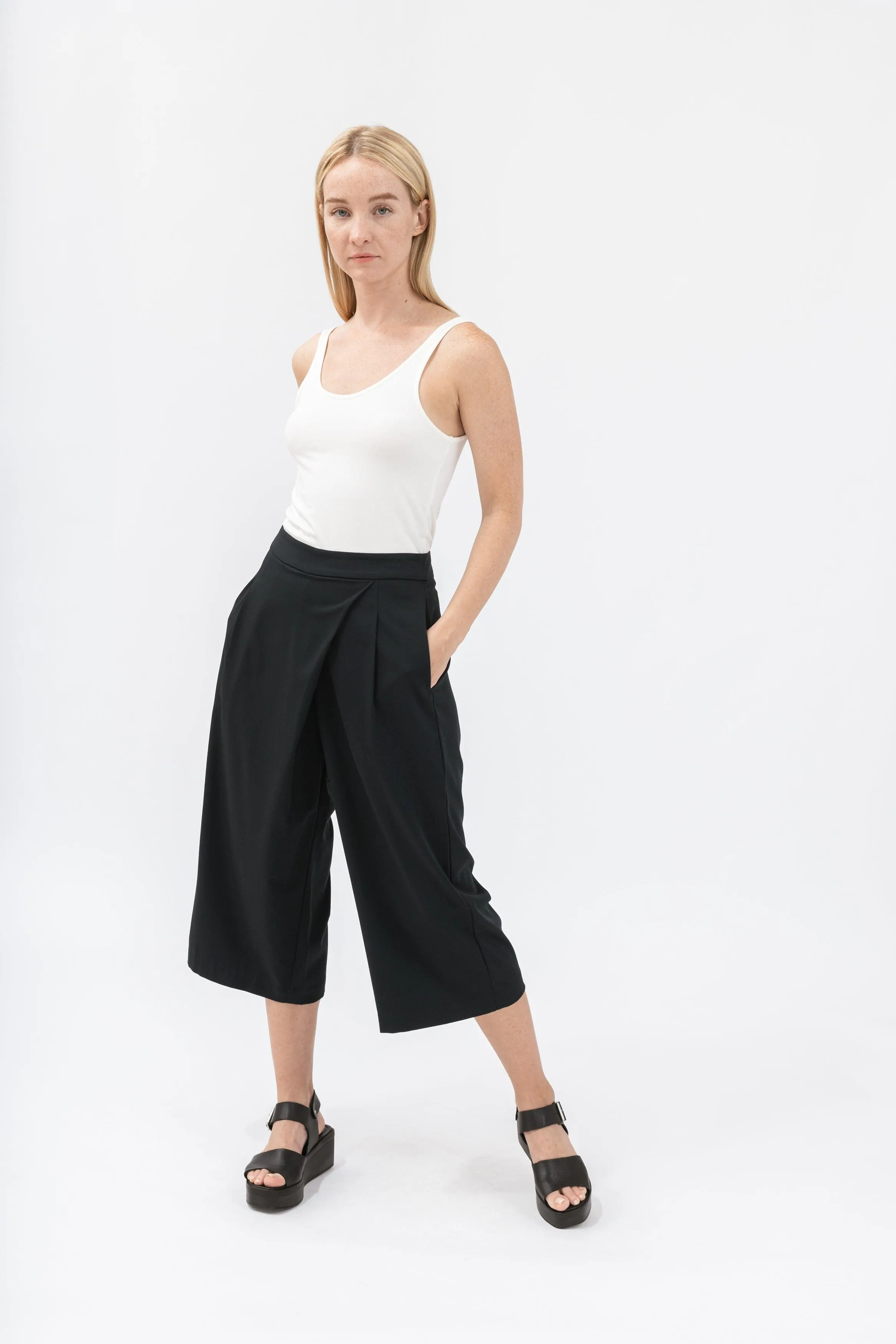 Bamboo Pleated Wide Cropped Pants