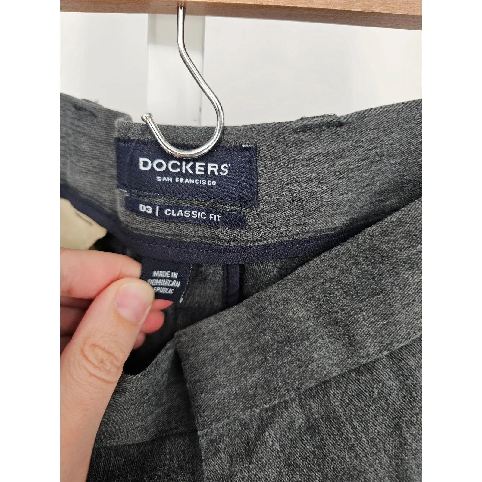 Dockers Mens Sz 34x34 Pleated Front Classic Fit Dress Pants Charcoal Gray