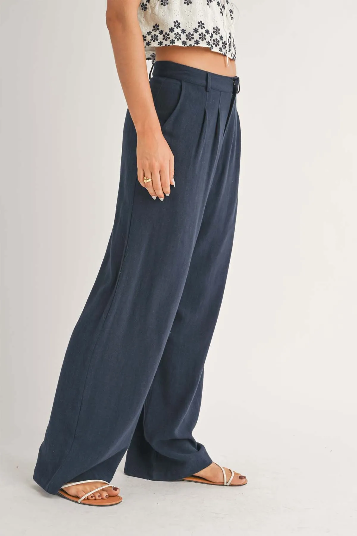 SANDY COVE PLEATED PANTS